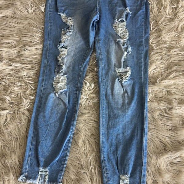 Elite Jeans Light Wash Destructed Skinny Jeans Size 11/30