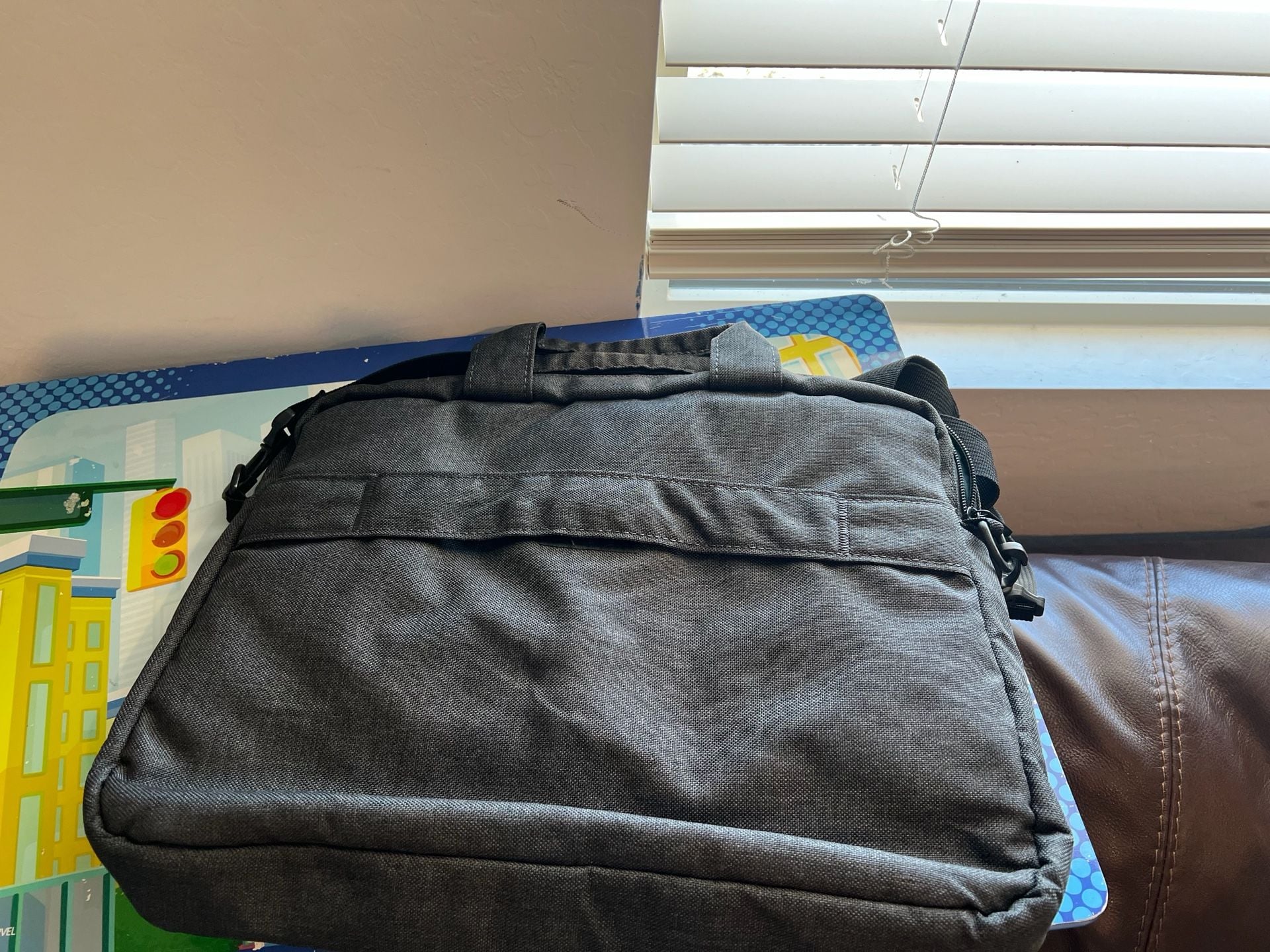 Lenovo 15.6 Inch Laptop Casual Toploader T210 Case Messenger Bag Grey 4
