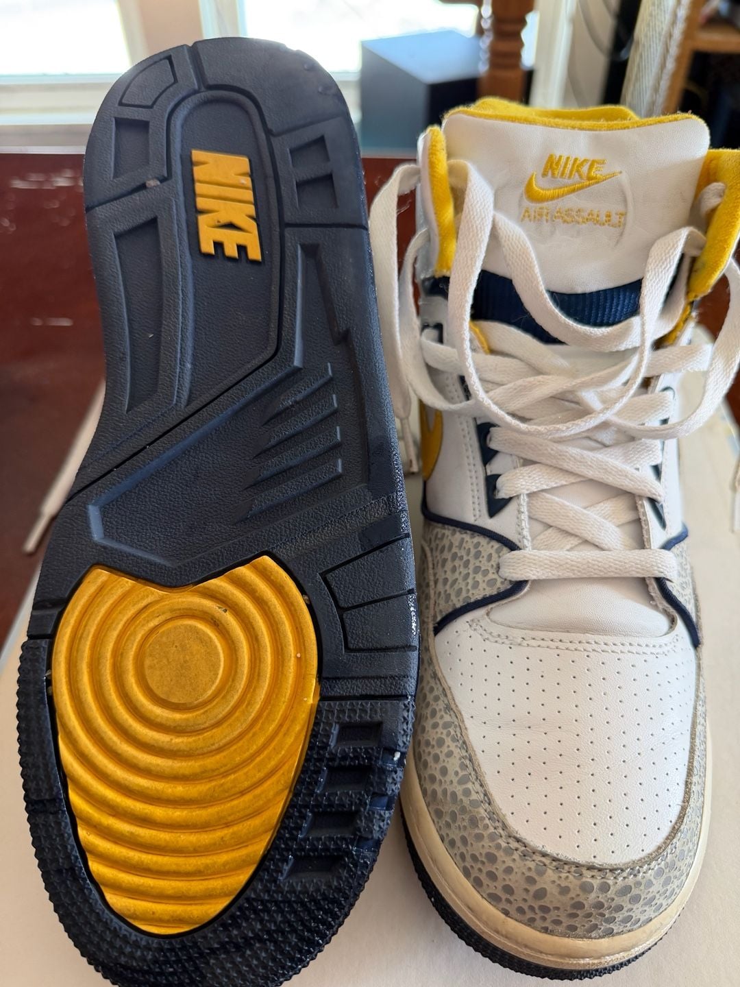Nike Air Assault High White Navy Varsity Maize 2007 Safari Print 315064-171 4
