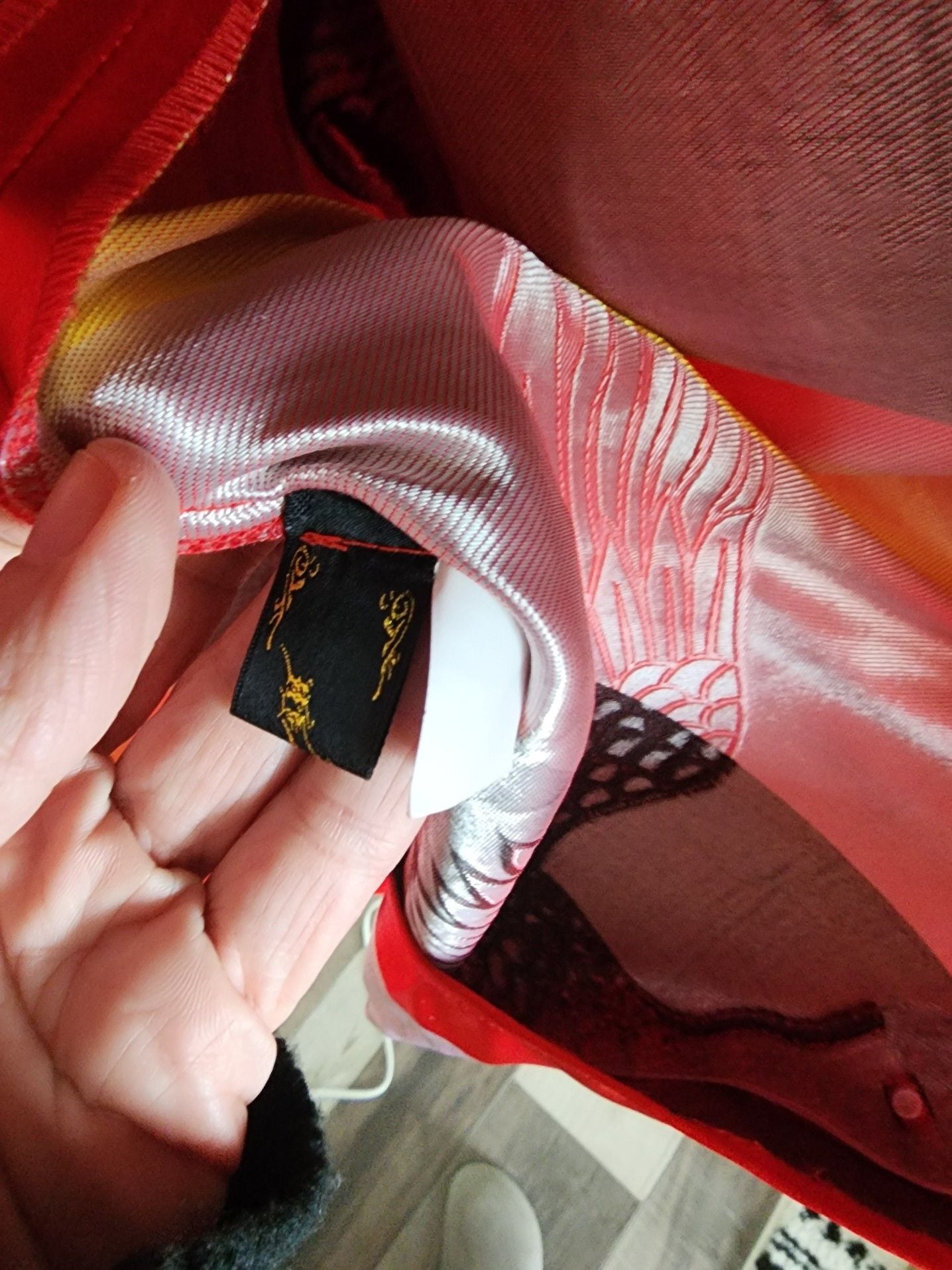 Vintage Red Silk Japanese Uchikake Wedding Kimono with Embroidered Cranes 11