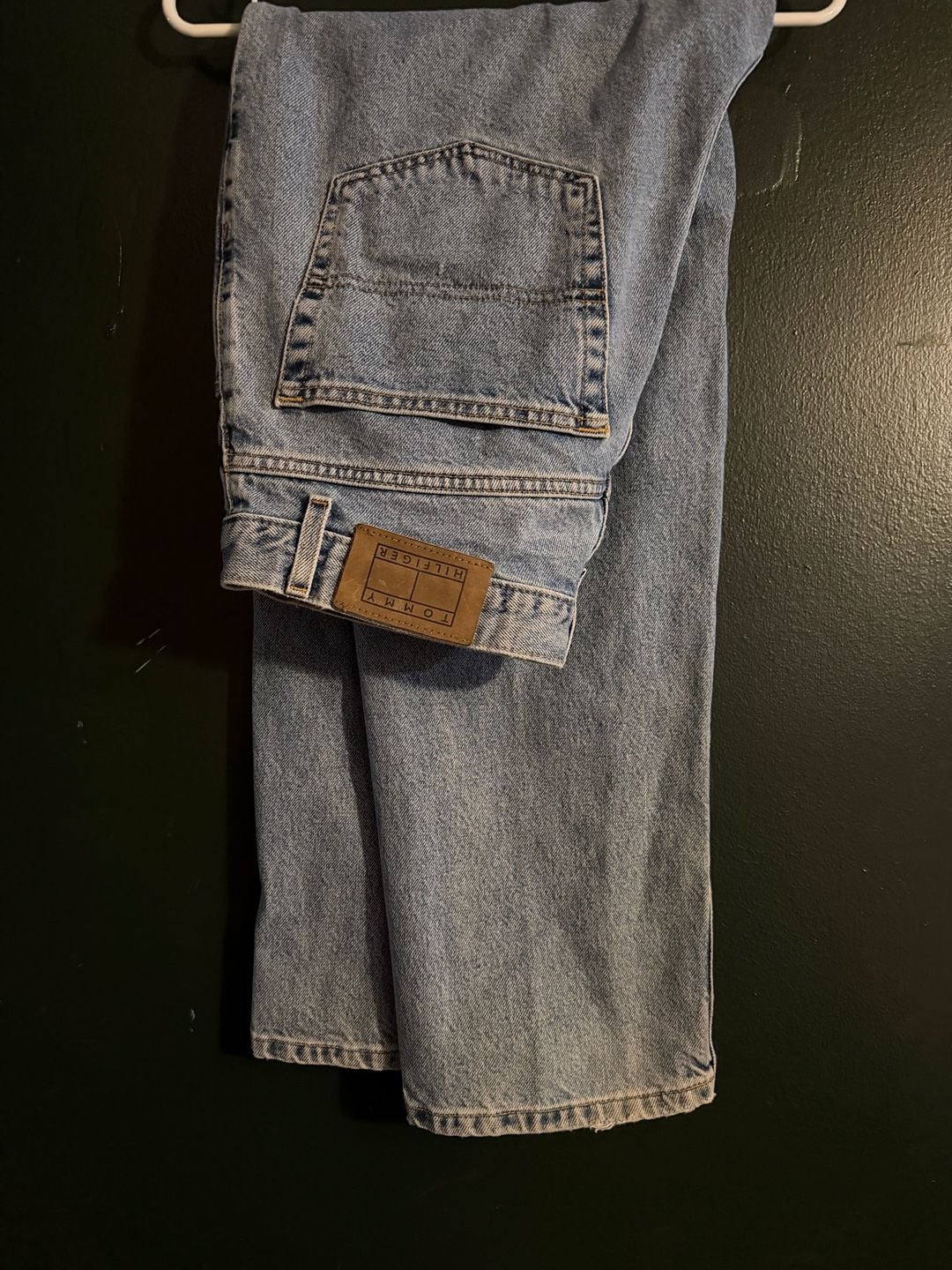 Vintage Tommy Hilfiger Tommy Jeans 90s Baggy Light Wash Denim Pant Size 34/30 1
