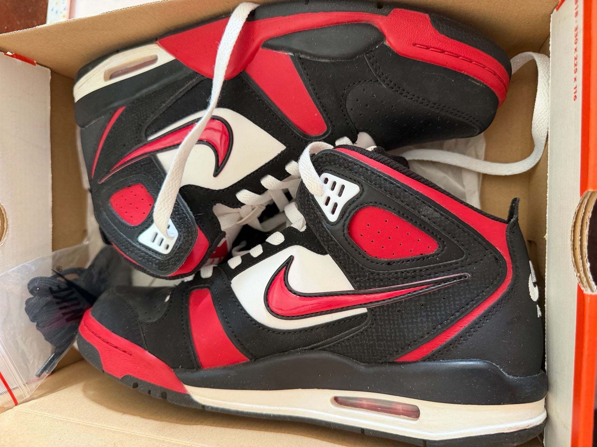 Nike Air Flight Falcon Black Red White 397204-066 Size 9 7