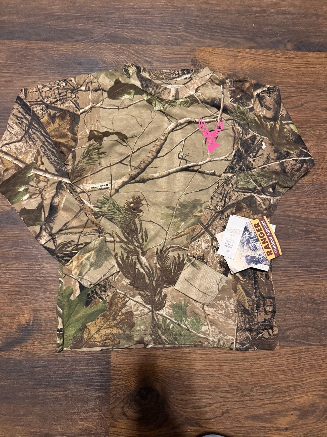 New with Tags Ranger Youth Realtree AP Green Long Sleeve Camo Tee with Pink Woods Life Graphics Size M 8/10 2