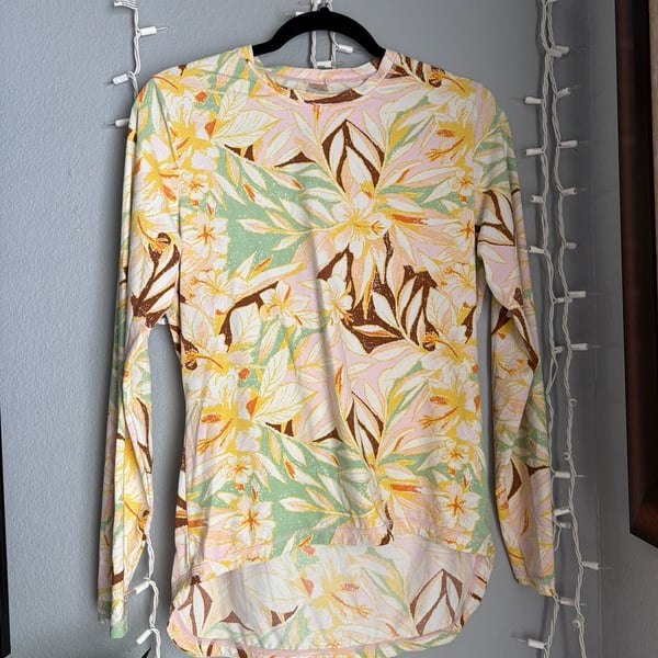 Roxy Women's Sea Skippin Long Sleeve Rashguard Tropical Floral Sun Shirt