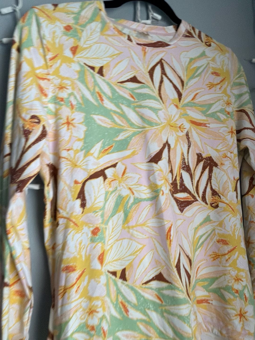 Roxy Women's Sea Skippin Long Sleeve Rashguard Tropical Floral Sun Shirt 8
