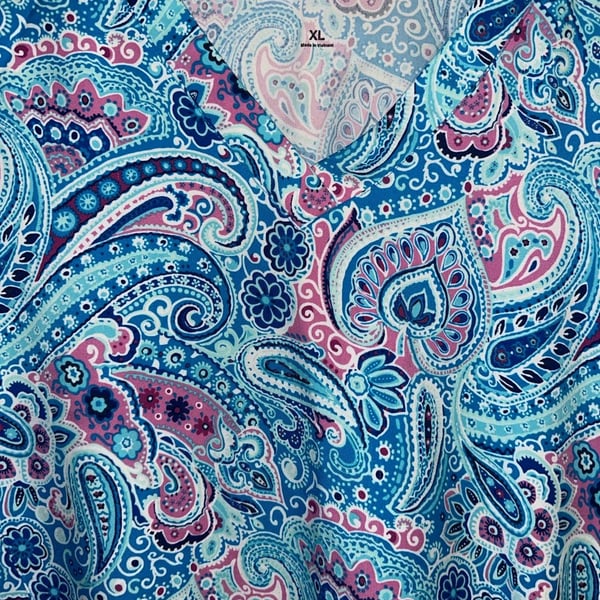 Vera Bradley Women's XL Indigo Paisley V-Neck Scrub Top