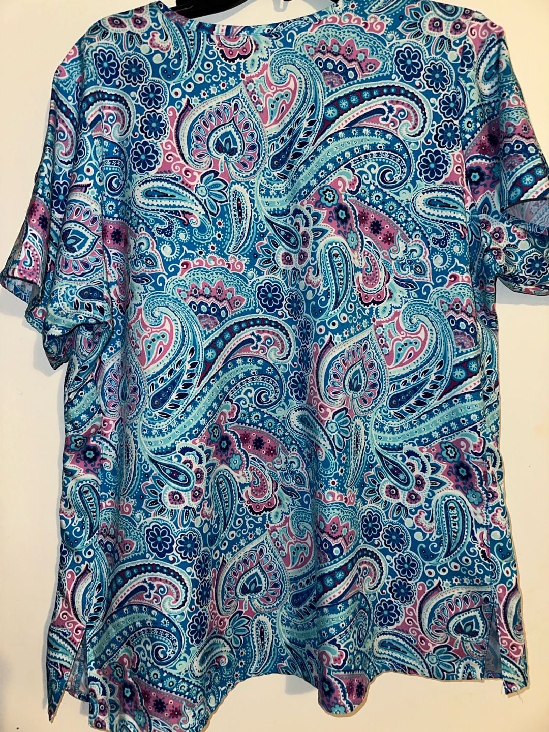 Vera Bradley Women's XL Indigo Paisley V-Neck Scrub Top 7