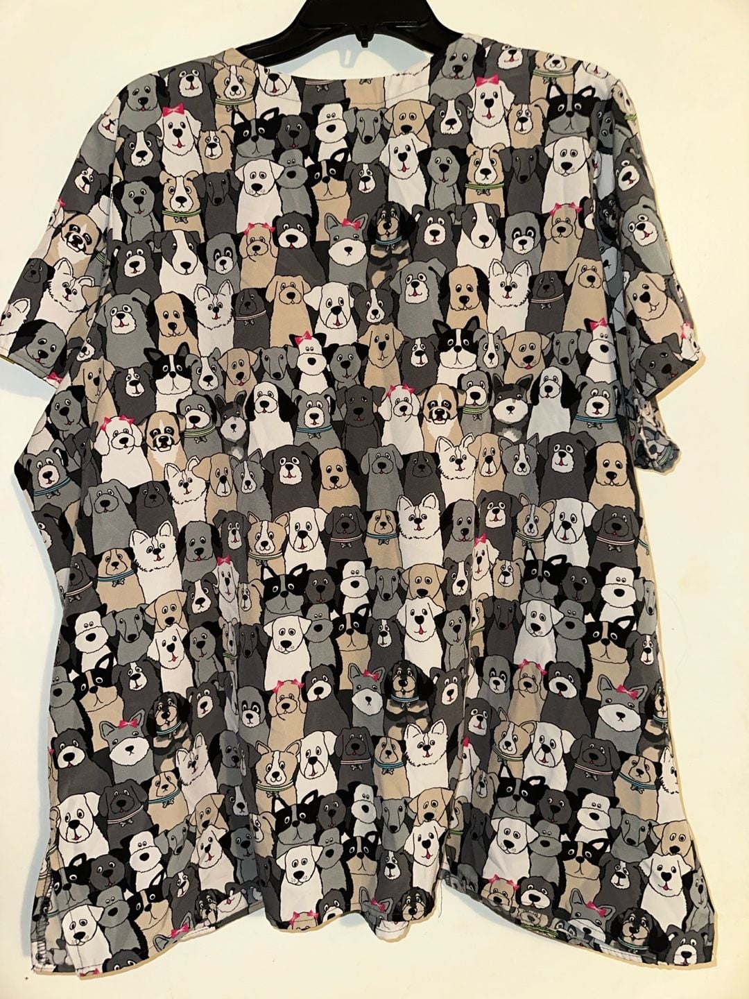 WonderWink Picture Pawfect 2-Pocket V-Neck Dog Print Scrub Top 6