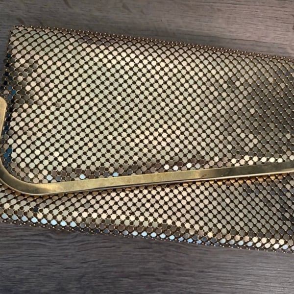 Vintage Bueno Gold-Toned Metal Mesh Evening Clutch Bag