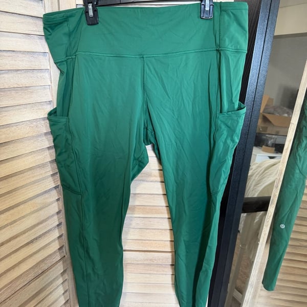 EUC Lululemon Fast & Free High-Rise Tight 25" Nulux in Everglade Green Size 18