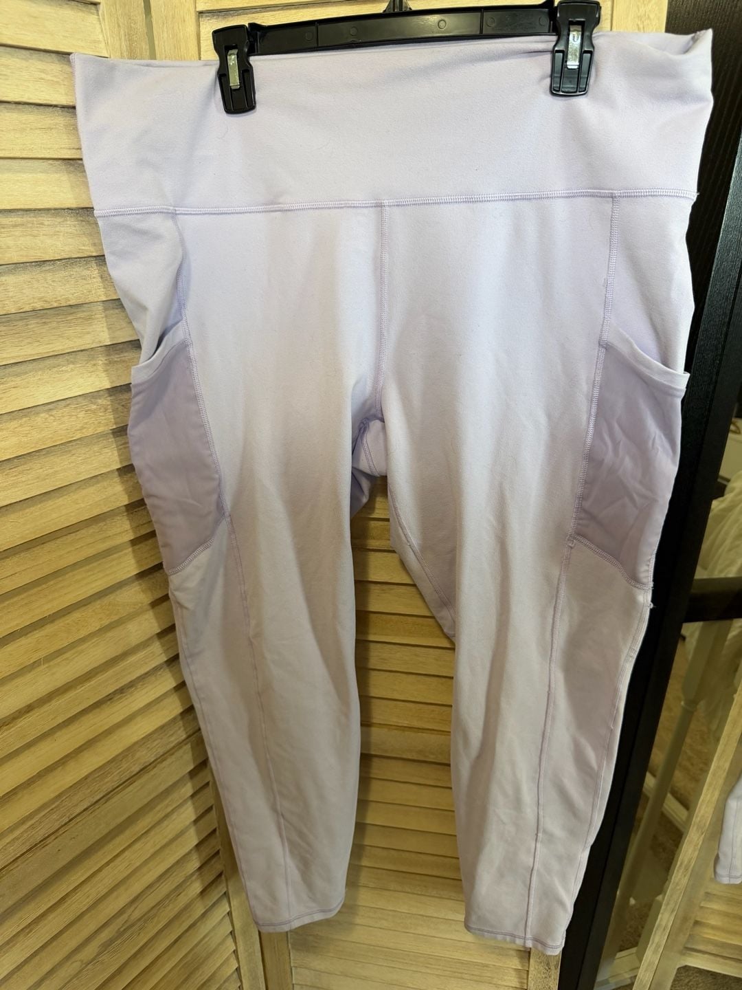 EUC Fabletics PowerHold High-Waisted Pocket 7/8 Leggings in Lavender 2XL 2