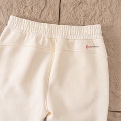 Lululemon Scuba Oversized Straight-Leg Sweatpants in White Opal / Bone 8