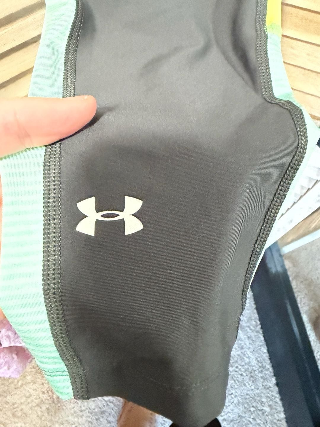 EUC Under Armour HeatGear Compression Capri Leggings Women's Size M 4