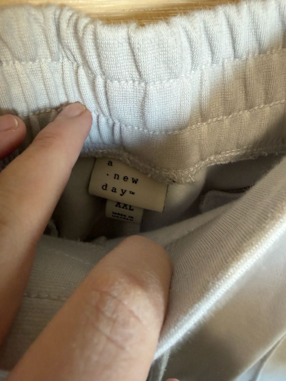 EUC A New Day Women's High-Rise Pintuck Sweatpants - Off White XXL 3