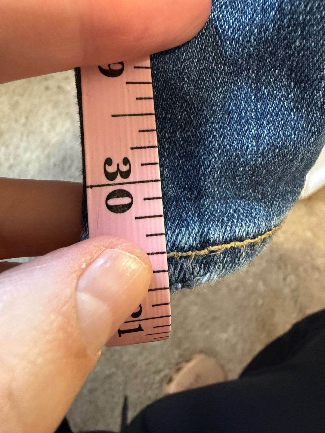 EUC Levi's 311 Shaping Skinny Distressed Jeans Blue Size 30 8