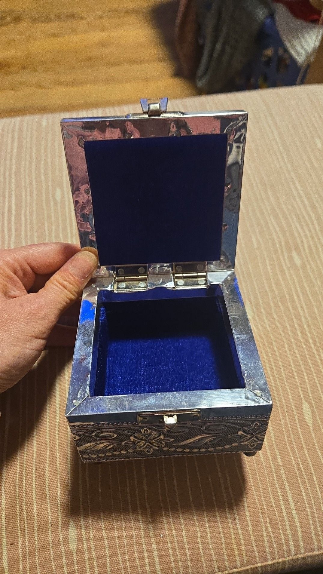 Vintage Embossed Silver Metal Elephant Jewelry Box with Blue Velvet Lining 2