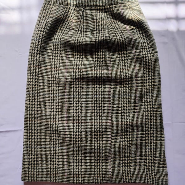 Vintage Anne Shaugnessy Plaid A-Line Skirt | 100% Pure Wool | Size 6