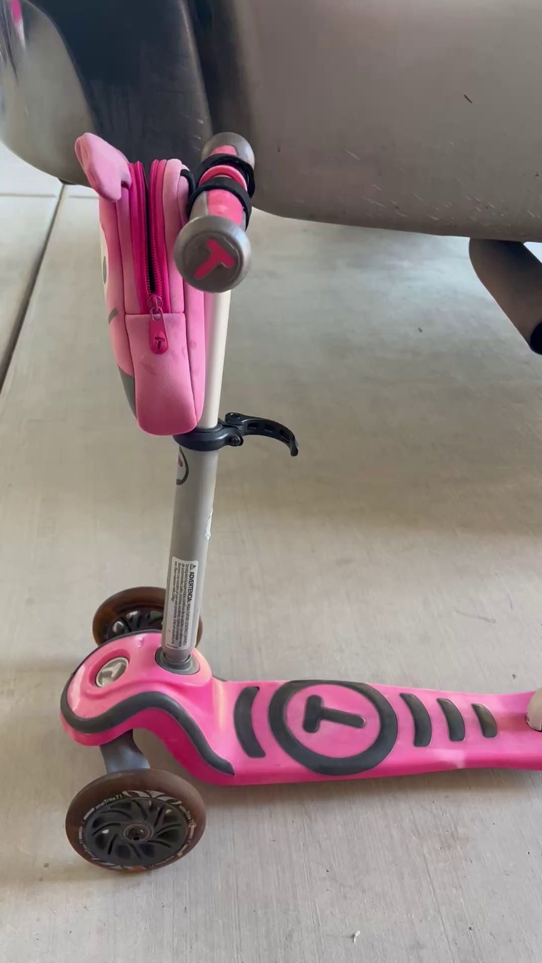 smarTrike T1 3-in-1 Toddler Scooter with Accessory Bag Pink 1