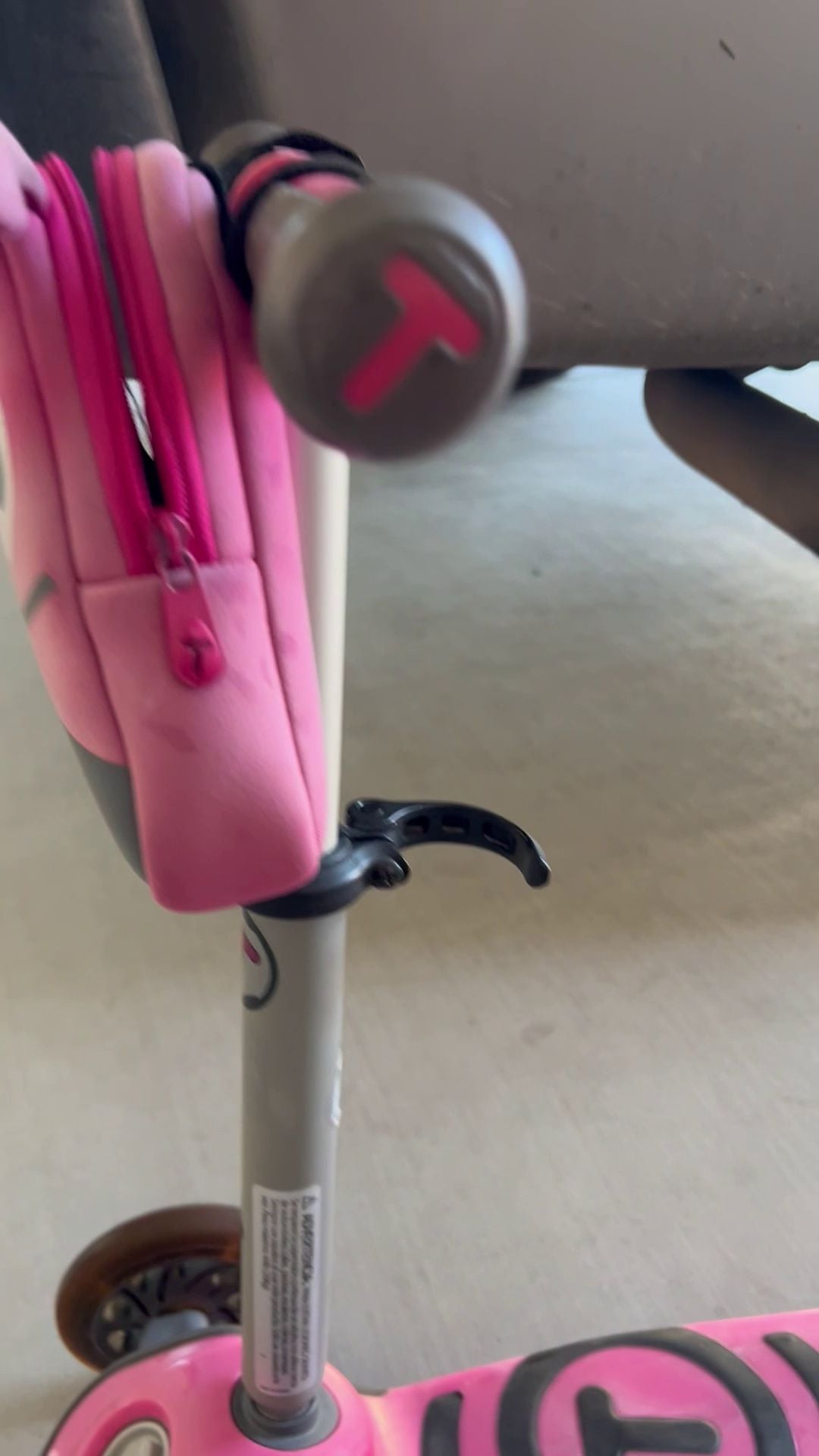 smarTrike T1 3-in-1 Toddler Scooter with Accessory Bag Pink 4