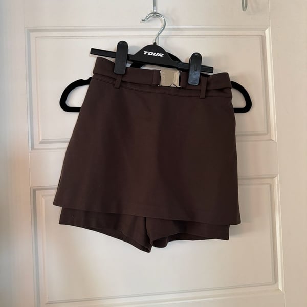 ALIGNE Brianna Belted Mini Skort in Chocolate Brown