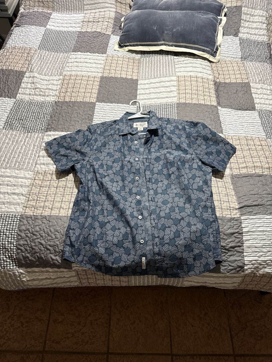 Original Penguin Munsingwear Men's Blue Geometric Shell Print Short Sleeve Button Down Shirt Size L 2