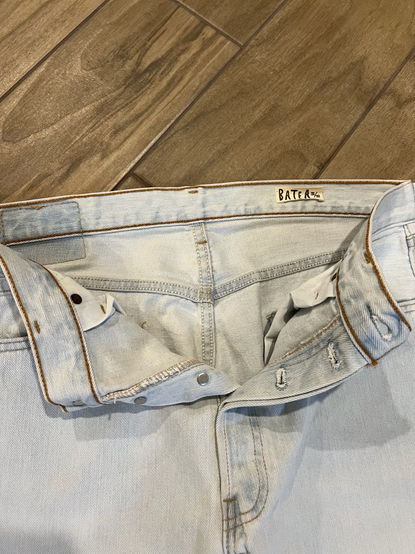 Vintage 90s Levi's 501 Made in USA Light Wash Straight Leg Button Fly Jeans 34x34 6