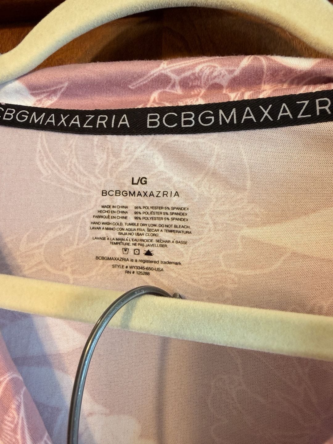 BCBGMaxAzria Women's 2-Piece Short Sleeve Notch Collar Pajama Set, Mauve Floral 3