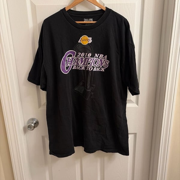 Vintage 2010 Los Angeles Lakers NBA Back To Back Champions T-Shirt 2XL Kobe Bryant Roster