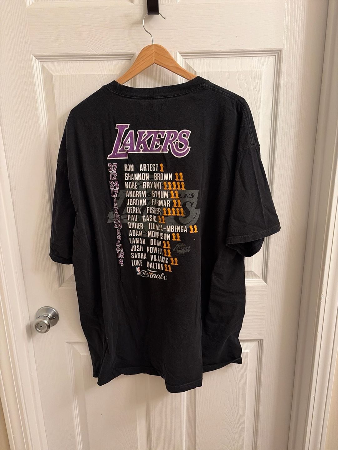 Vintage 2010 Los Angeles Lakers NBA Back To Back Champions T-Shirt 2XL Kobe Bryant Roster 5