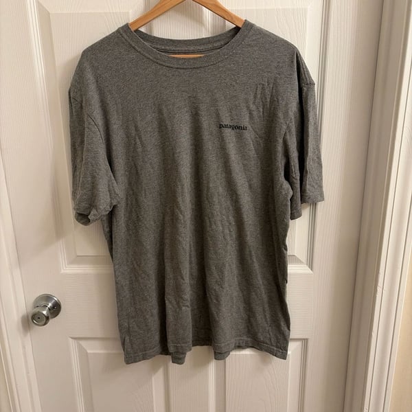 Patagonia Men's P-6 Logo Responsibili-Tee T-Shirt Heather Grey Size Large