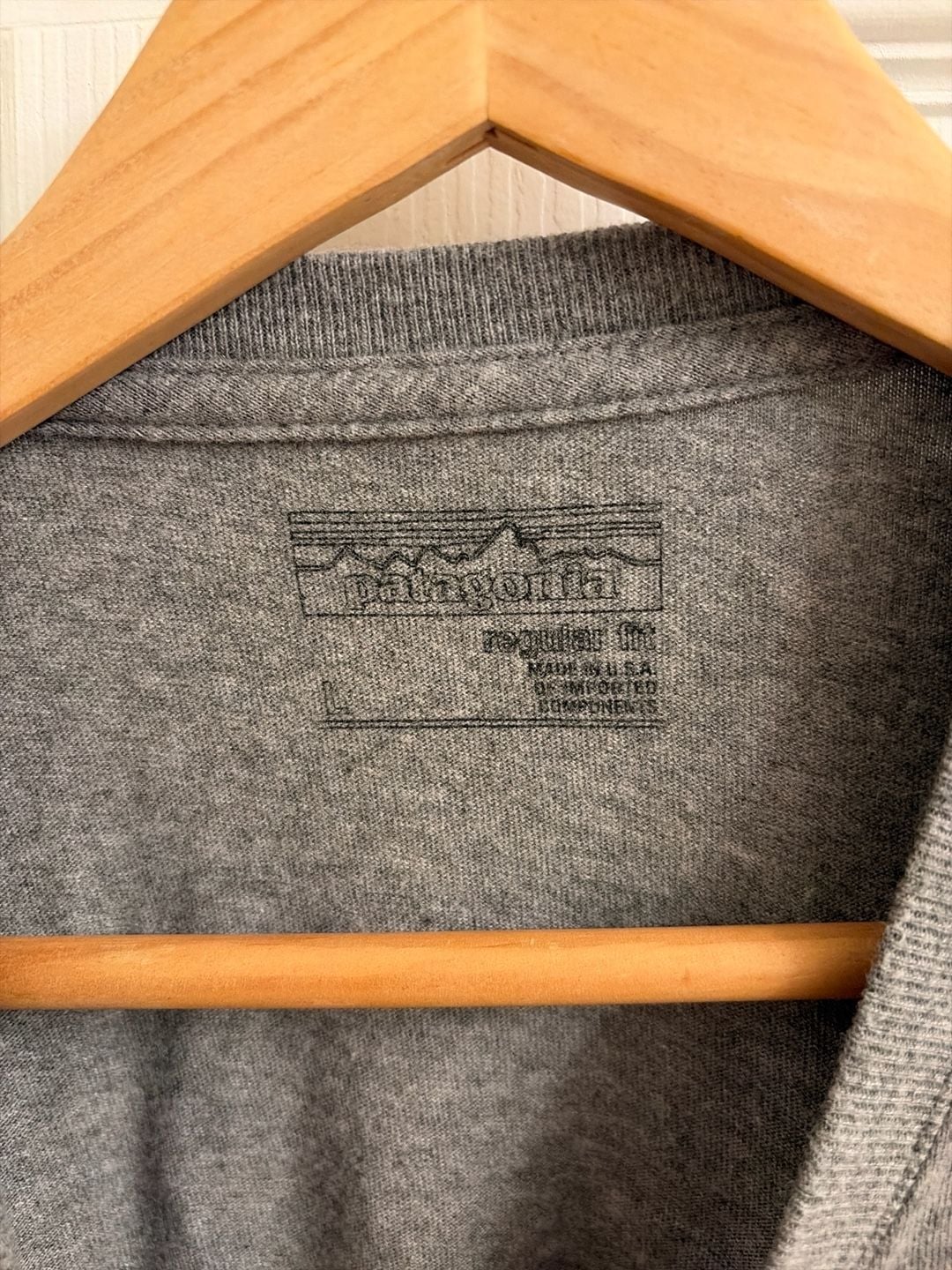 Patagonia Men's P-6 Logo Responsibili-Tee T-Shirt Heather Grey Size Large 4