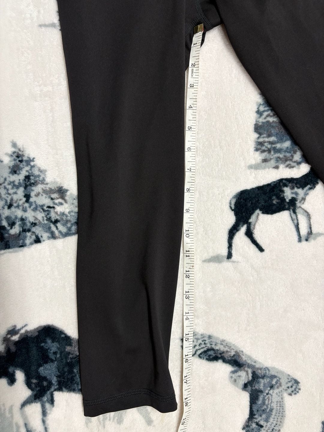 Mika Yoga Wear Black Capri Leggings with Patterned Waistband Size M/L 5
