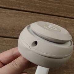 Beats Studio Pro Wireless Noise Cancelling Over-Ear Headphones - Sandstone 7