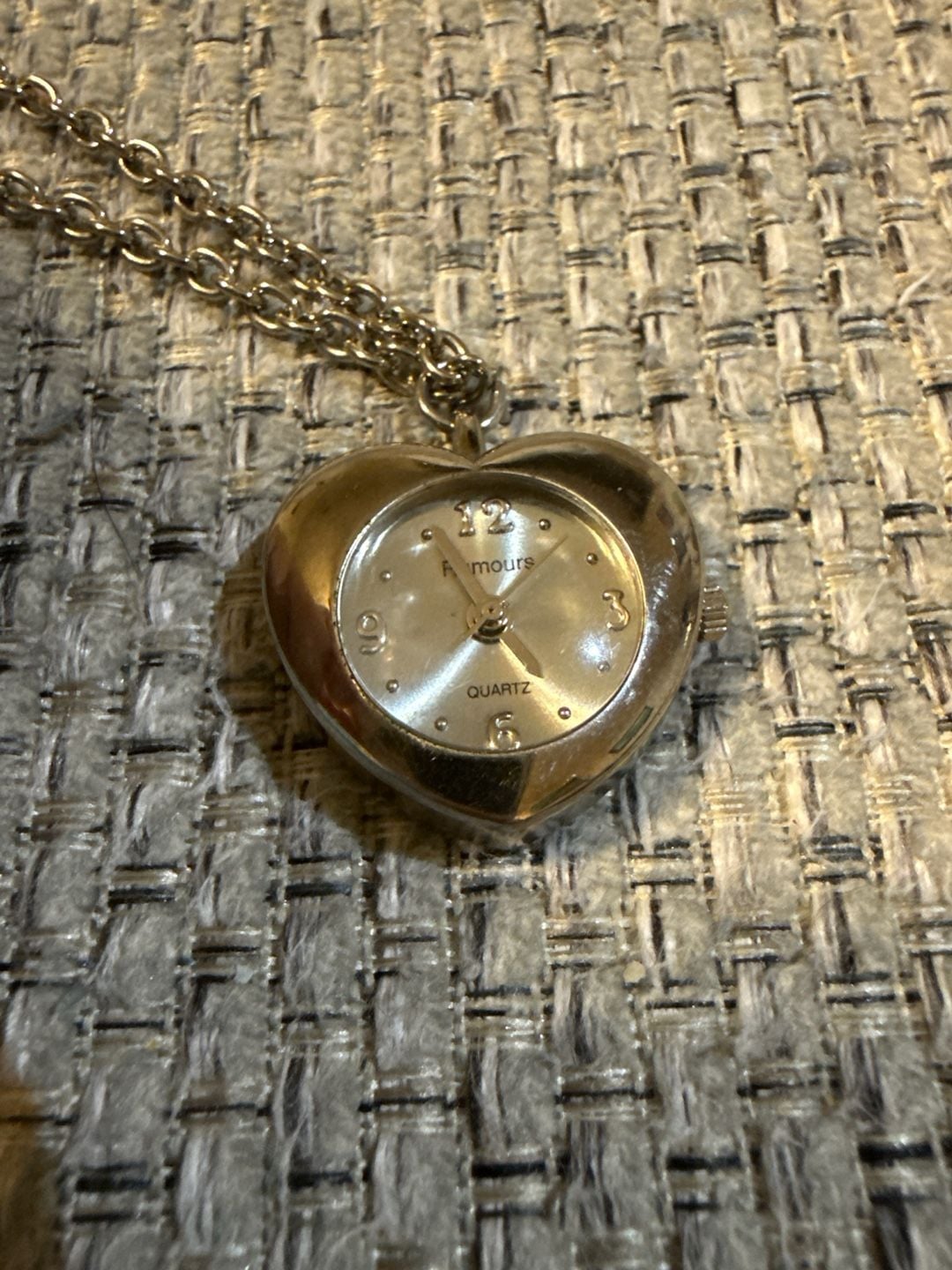 Vintage Amours Heart Shaped Watch Pendant Necklace Silver Tone Quartz. 14” L 3