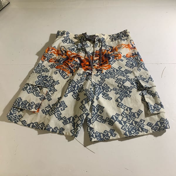 Reliq Industries Vintage Dragon Pattern Cargo Board Shorts 28-30” x 7” OF