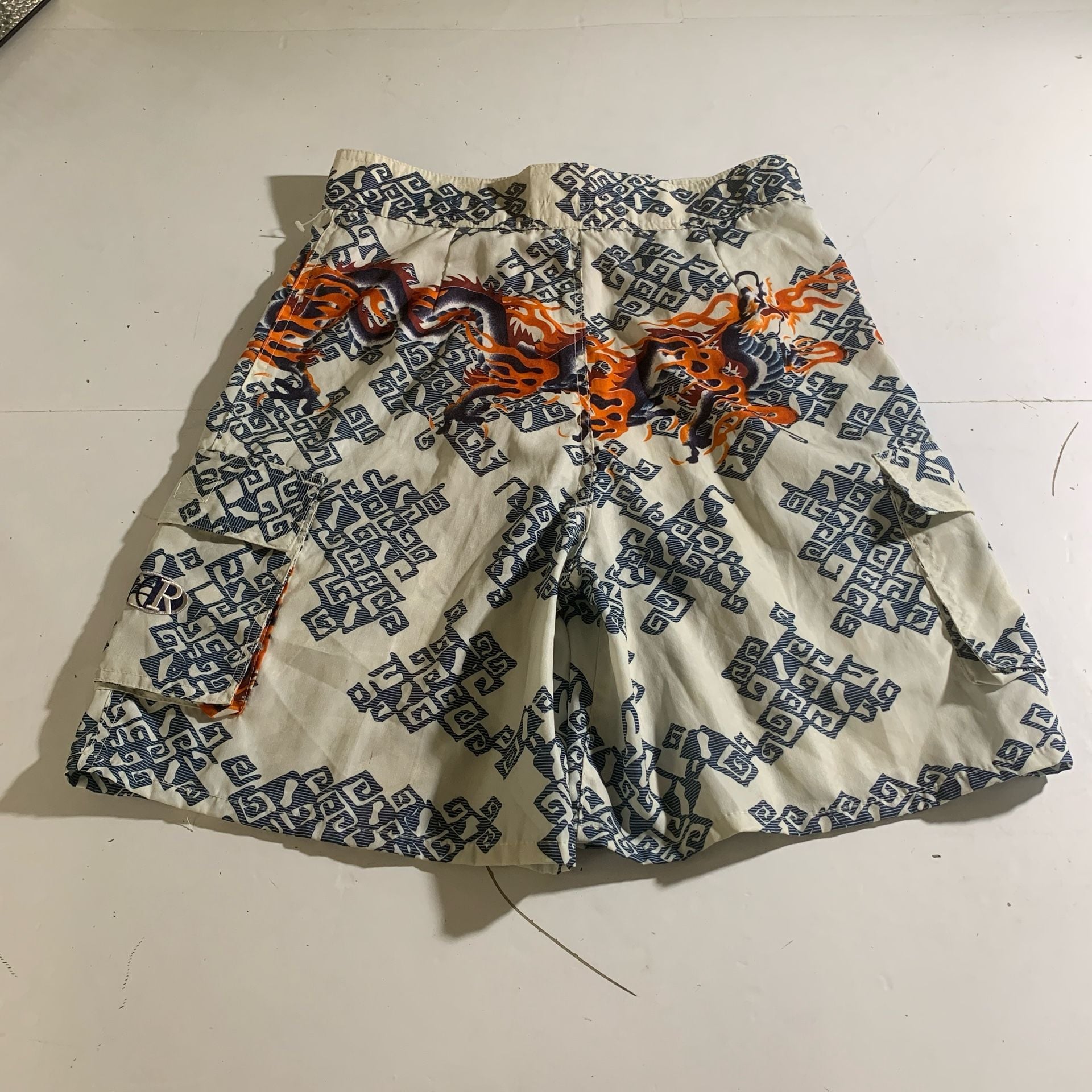 Reliq Industries Vintage Dragon Pattern Cargo Board Shorts 28-30” x 7” OF 4