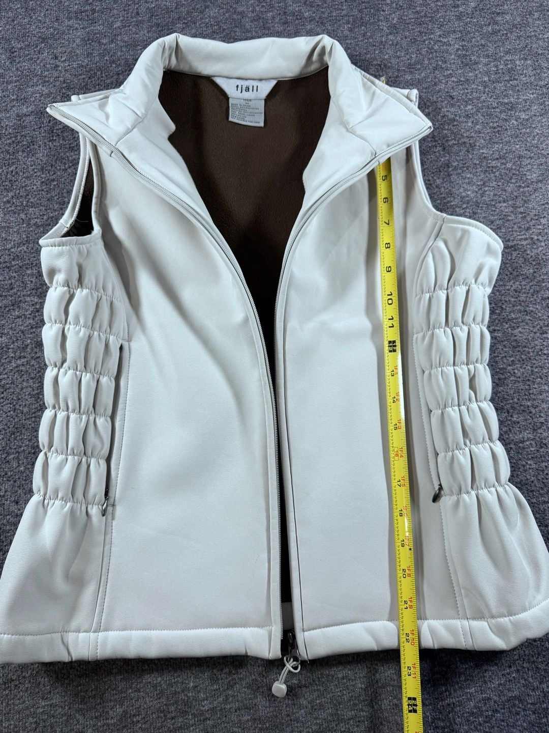 Fjäll Women's Off-White Softshell Fleece-Lined Vest with Ruched Side Panels 6