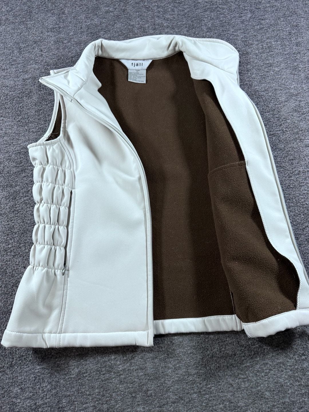 Fjäll Women's Off-White Softshell Fleece-Lined Vest with Ruched Side Panels 8