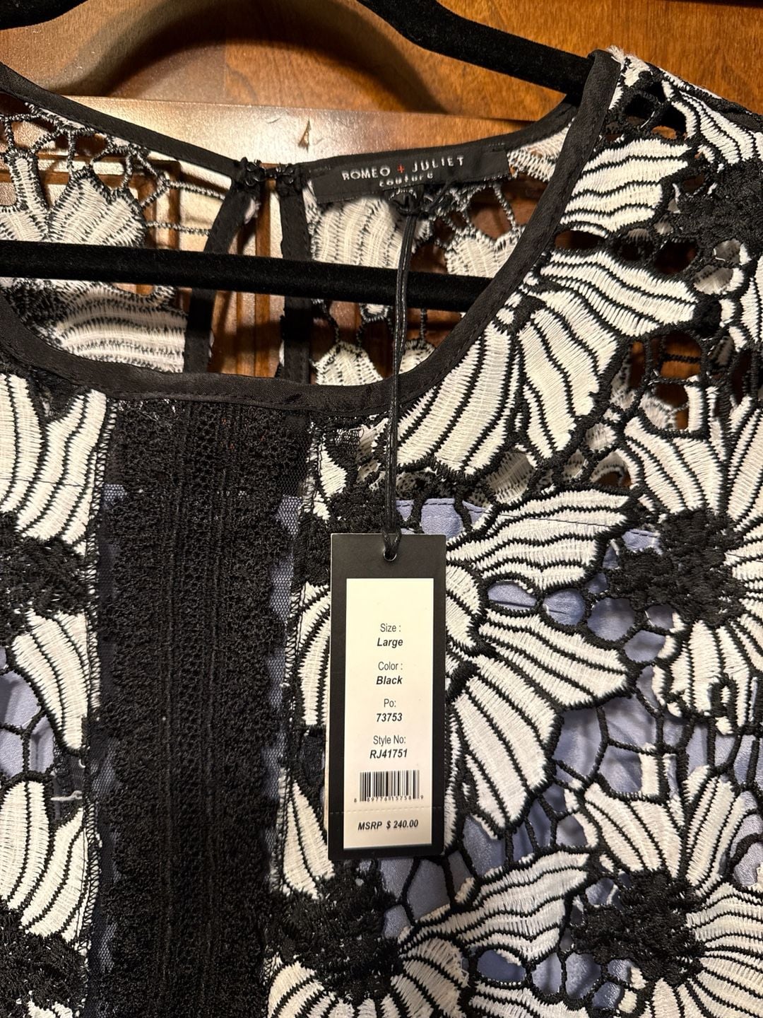 Romeo + Juliet Couture Black & White Floral Guipure Lace Sheath Dress with Blue Lining 8