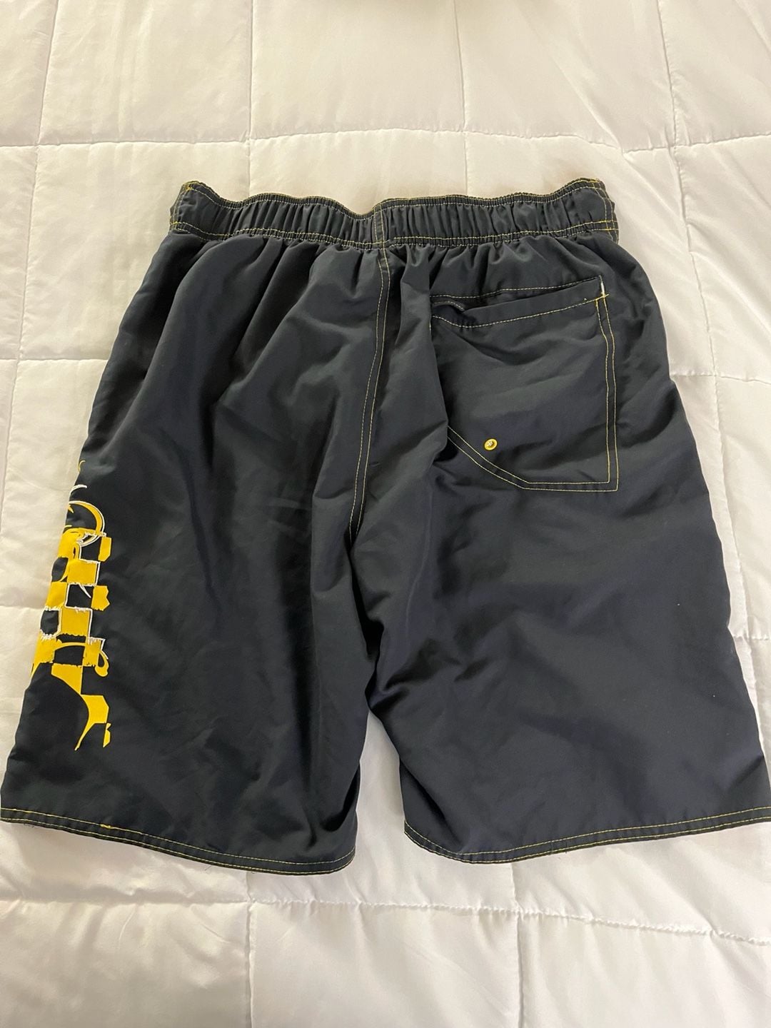Vintage 2009 Joe Boxer Men's Medium Black and Yellow Skull Graphic Swim Trunks 4
