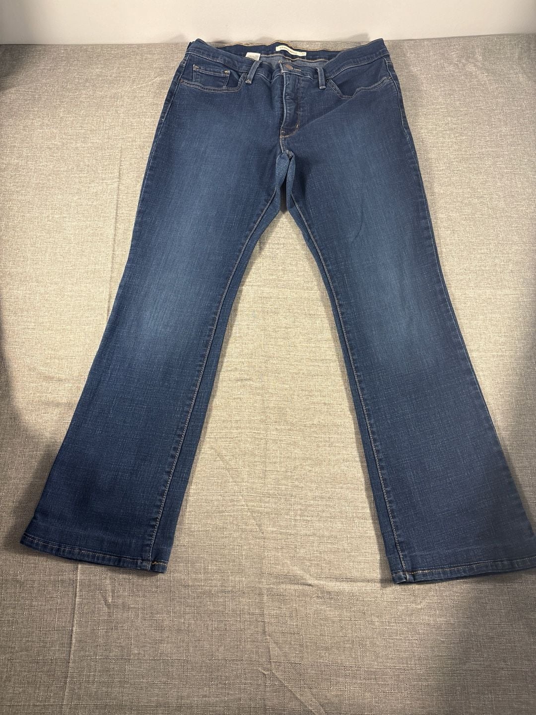 Levi's 315 Shaping Bootcut Jeans Women's Size 32 Dark Wash 2