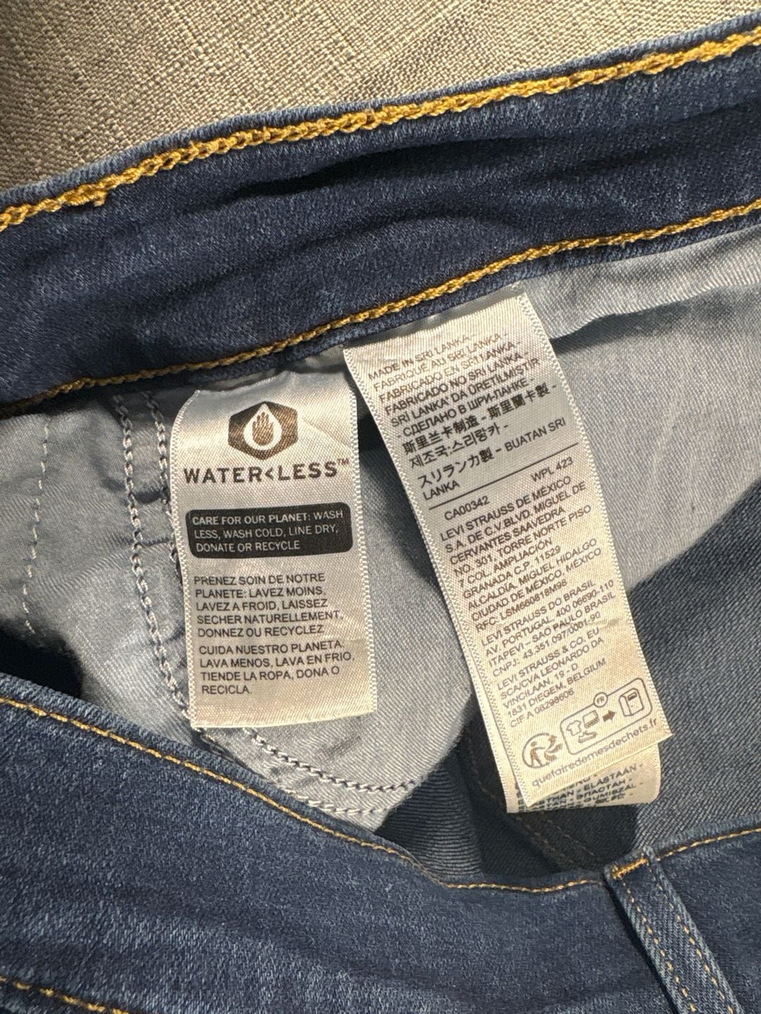 Levi's 315 Shaping Bootcut Jeans Women's Size 32 Dark Wash 4