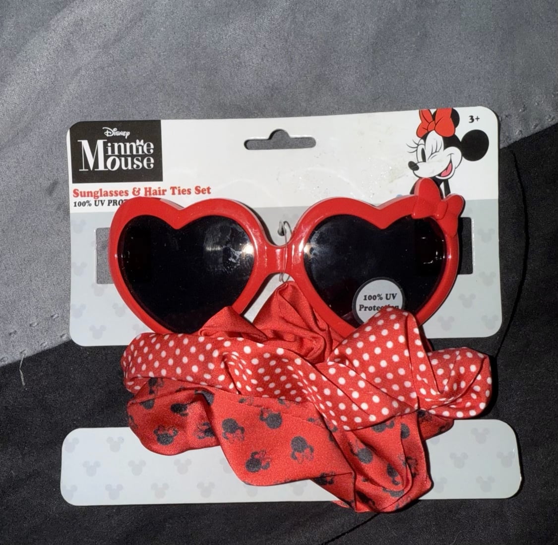 Disney Minnie Mouse Girls Heart-Shaped Sunglasses & Scrunchie Hair Tie 2-Piece Set 1