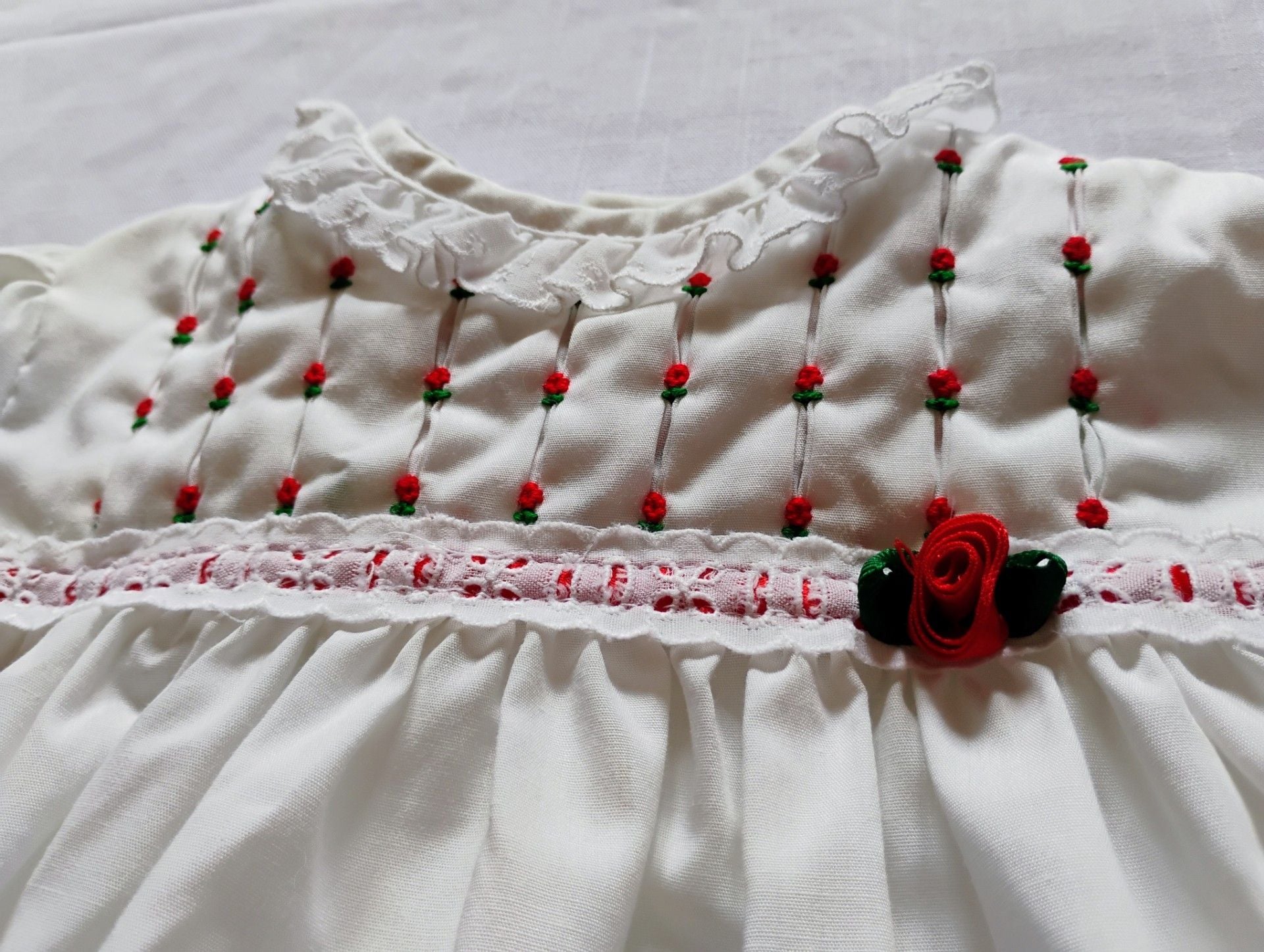 Vintage Polly Flinders Smocked Dress Rosebud Embroidery 2T 4