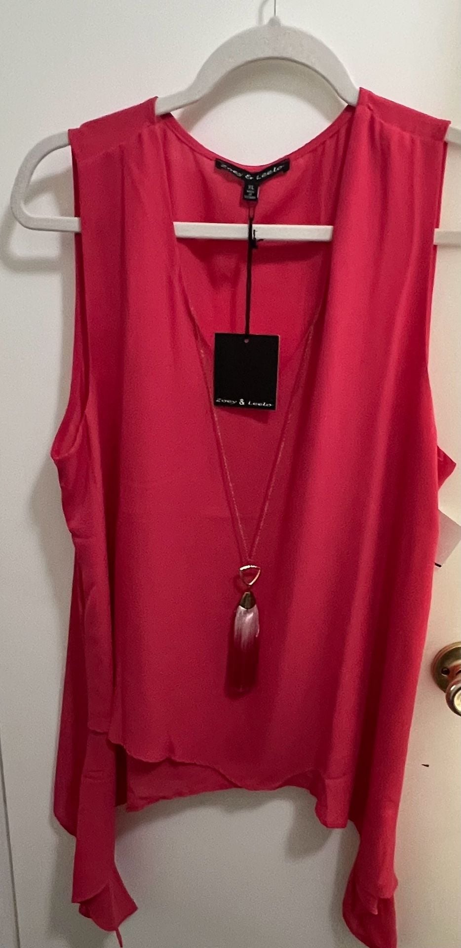 Zoey & Leelo Sleeveless V-Neck Asymmetrical Hem Tiered Tank Top with Necklace - XL 1
