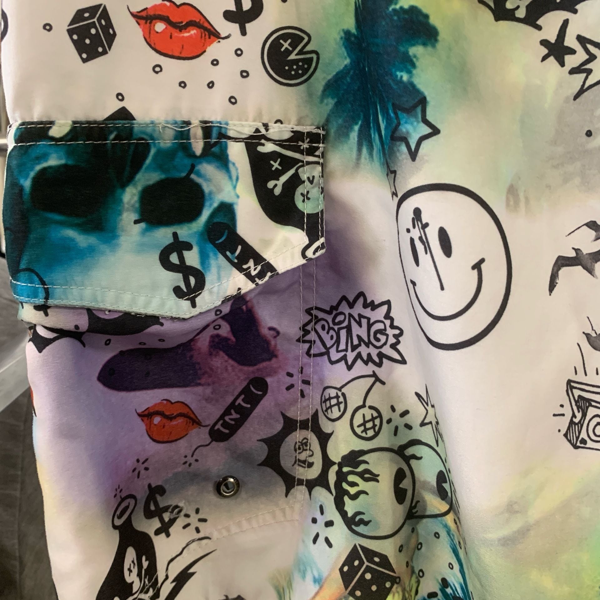 Vintage Eckō Unltd. All Over Graffiti Print Board Shorts Men’s Size 38” (OF) 3
