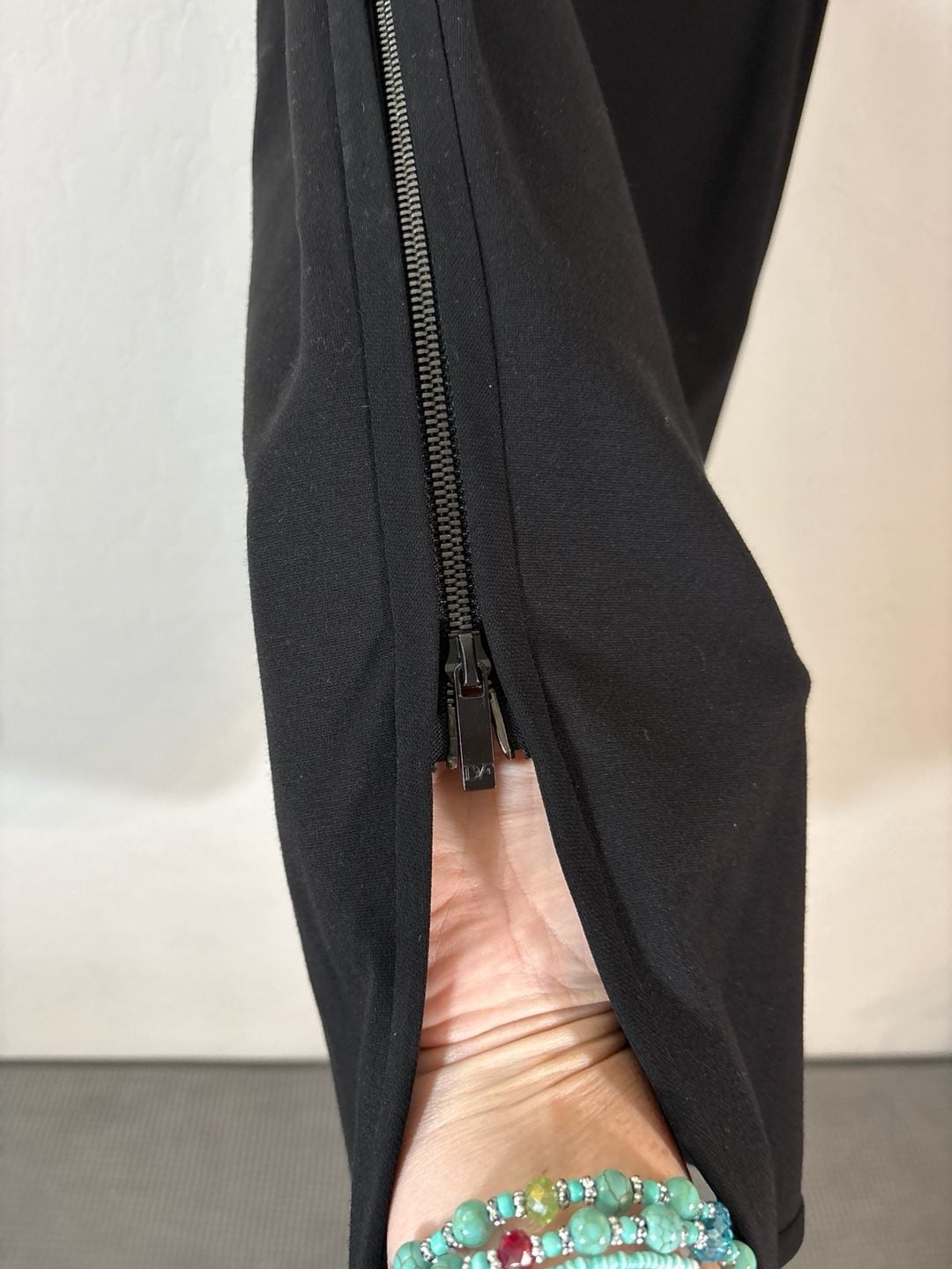 Diane von Furstenberg Black Side Zip Midi Pencil Skirt Size 6 3