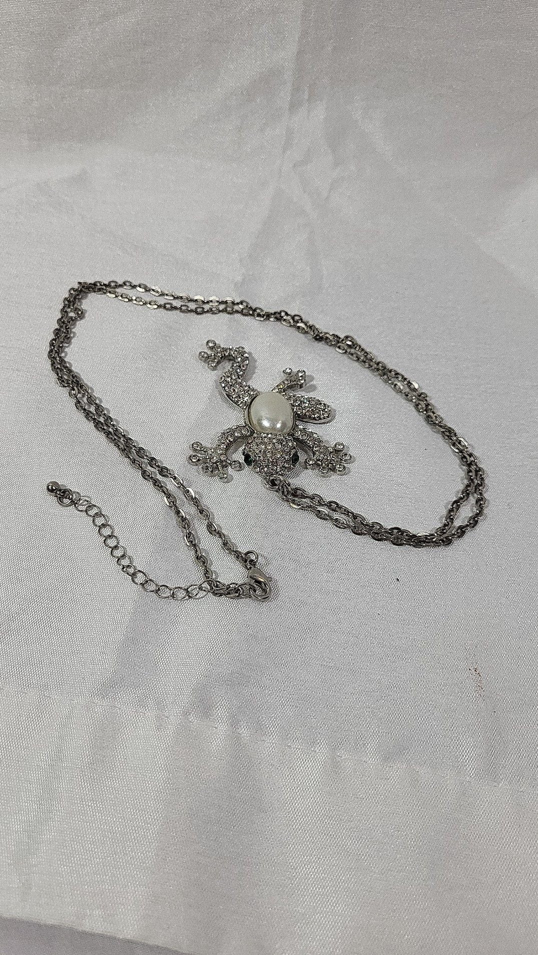 Silver Tone Rhinestone Frog Pendant Necklace with Faux Pearl Accent 2