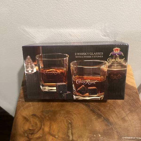 Crown Royal Whisky Gift Set: 2 Rocks Glasses (10oz) and 4 Whisky Stones