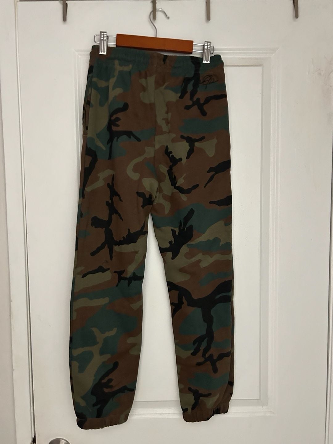 NWT Jordan Boys Essentials Camo Fleece Jogger Pants Size Medium 6